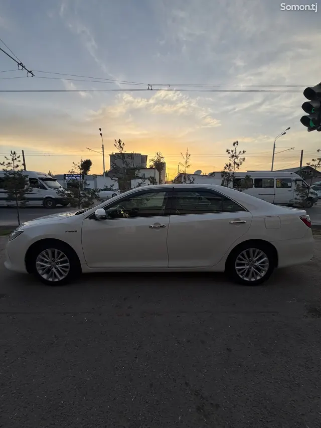 Toyota Camry 2015 · 2.5 AT