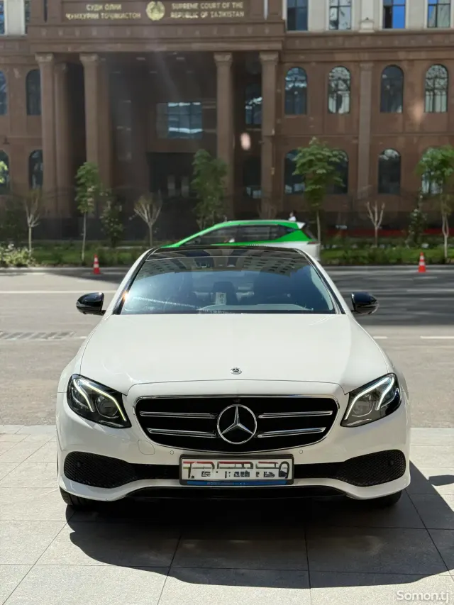 Mercedes-Benz E class 2016 · 3.0 AT
