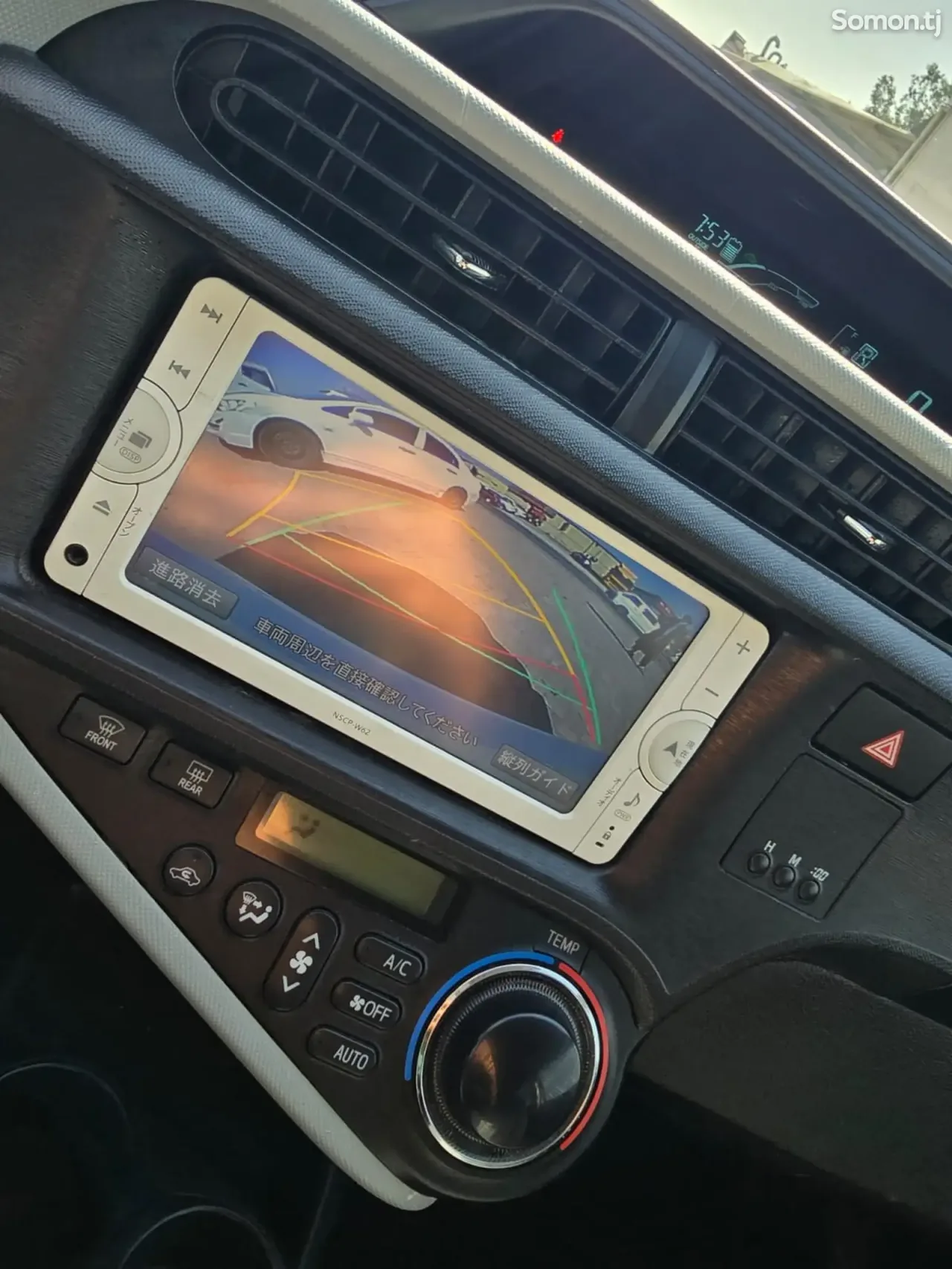 Toyota Aqua 2014 · 1.5 AT