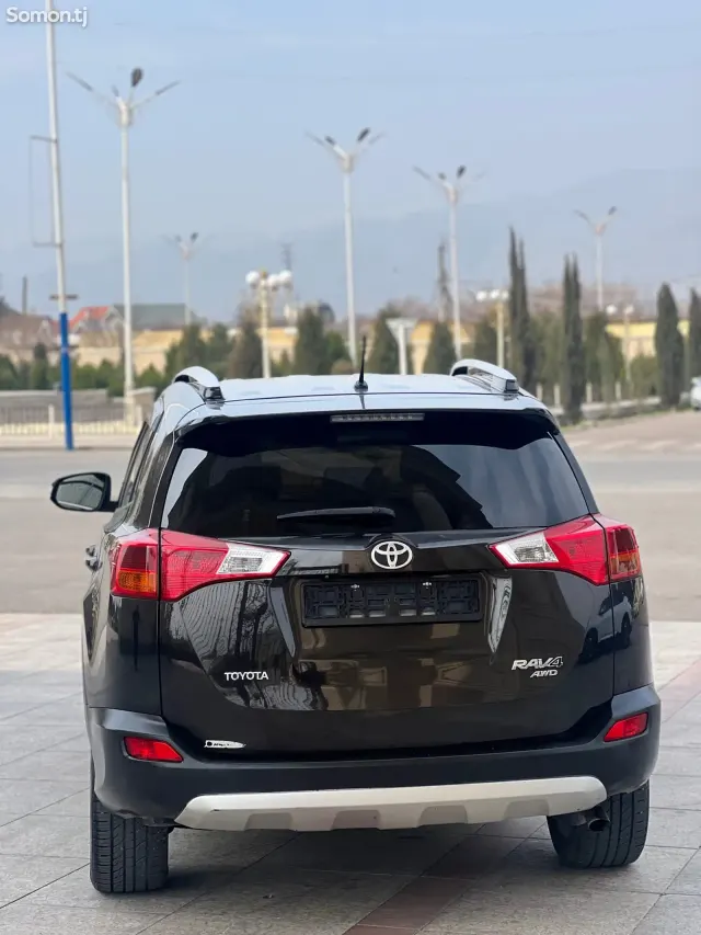 Toyota RAV 4 2015 · 2.0 AT