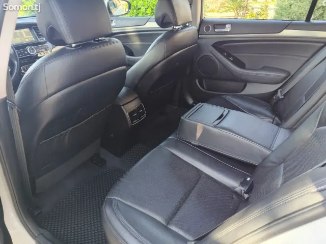 Kia K7 2014 · 2.4 AT