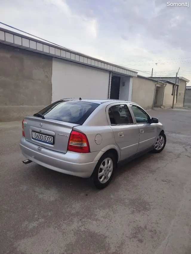Opel Astra G 2000 · 1.6 MT