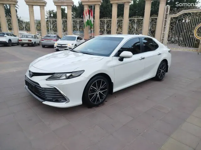 Toyota Camry 2022 · 2.5 AT