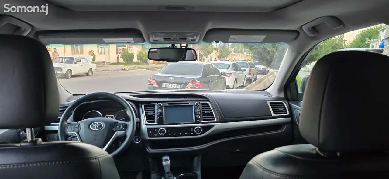 Toyota Highlander 2016 · 3.5 AT