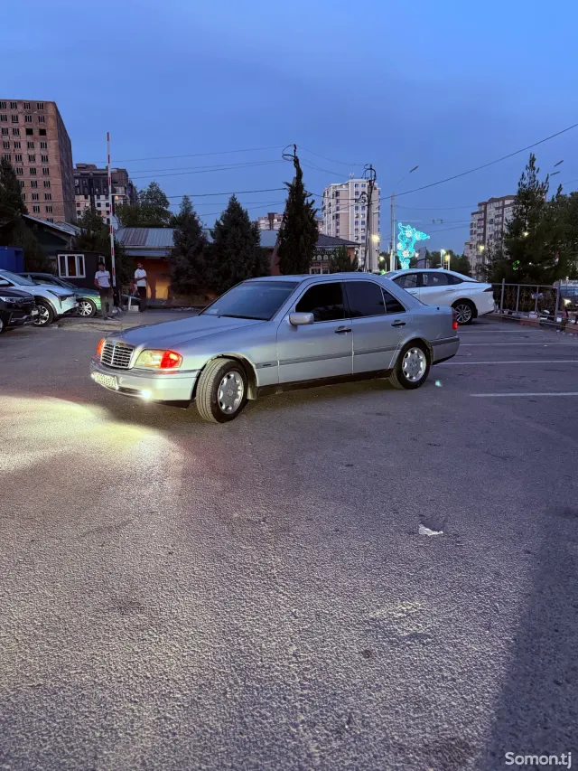 Mercedes-Benz C class 1996 · 2.0 MT