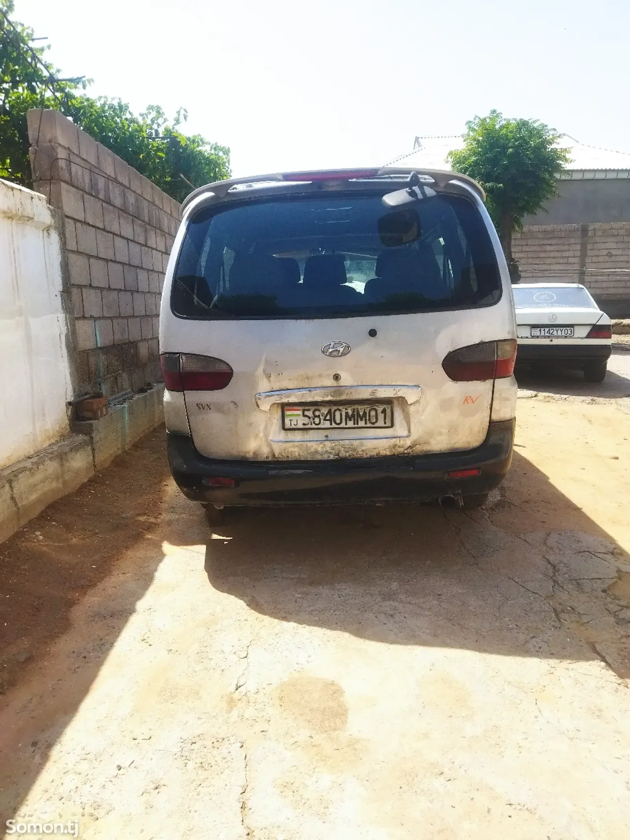 Hyundai Staria 2000 · 2.0 MT