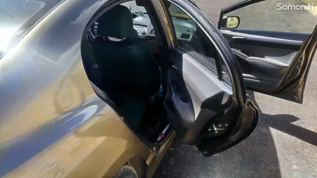 Honda Civic 2008 · 1.8 MT