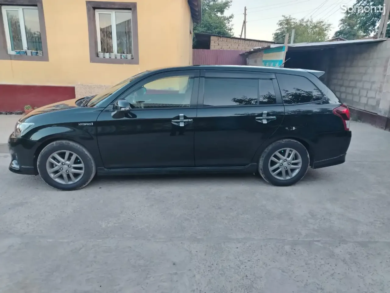 Toyota Fielder 2014 · 1.5 AT