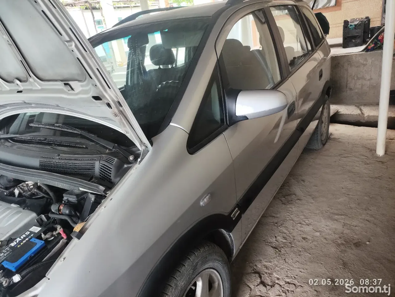 Opel Zafira 2000 · 1.6 MT