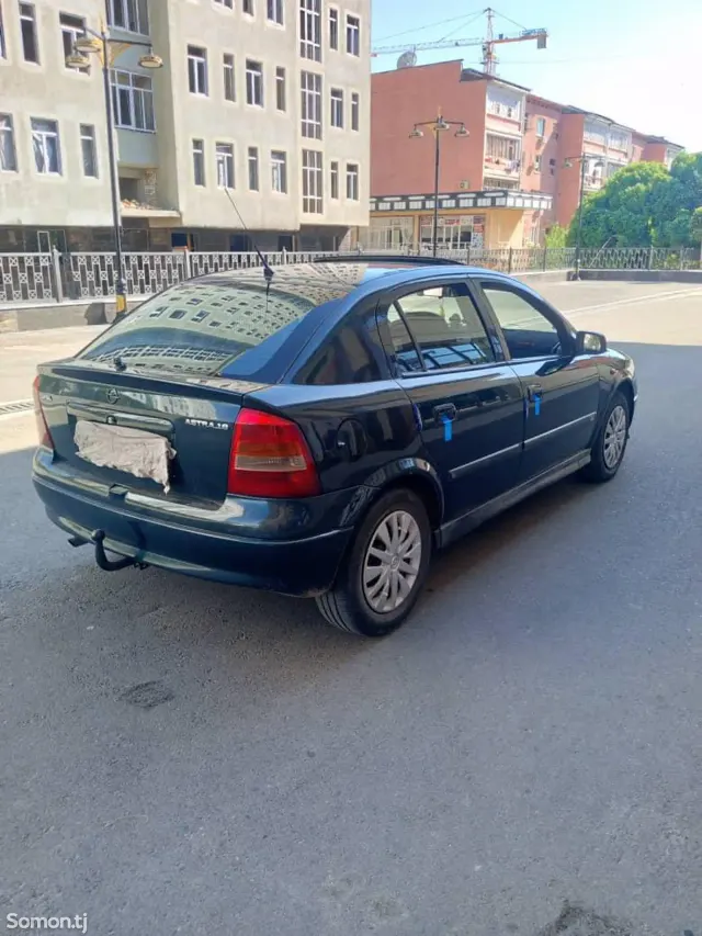 Opel Astra G 1998 · 1.6 MT