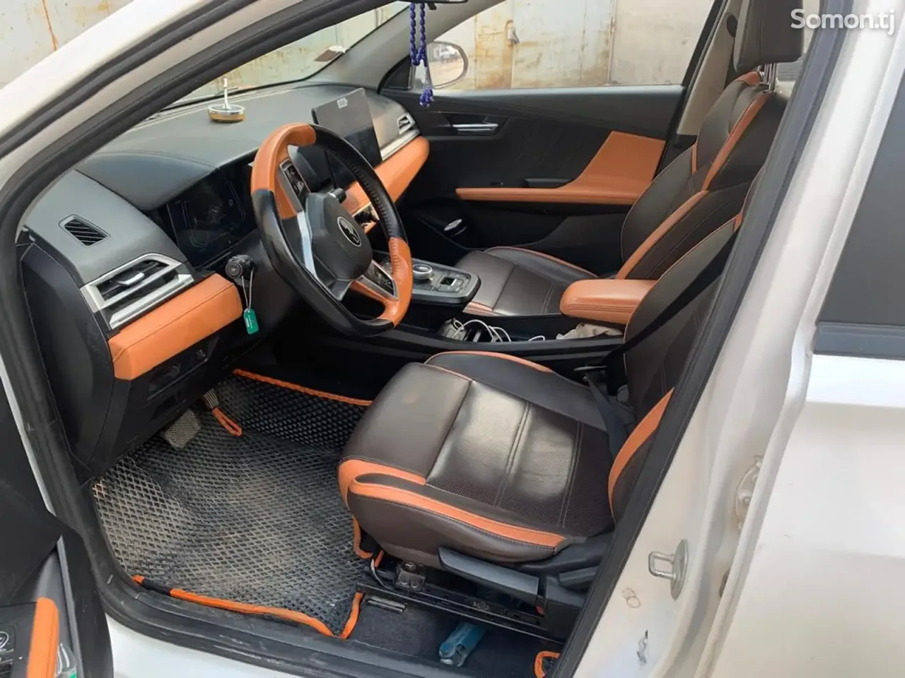 BYD E2 2022 · AT