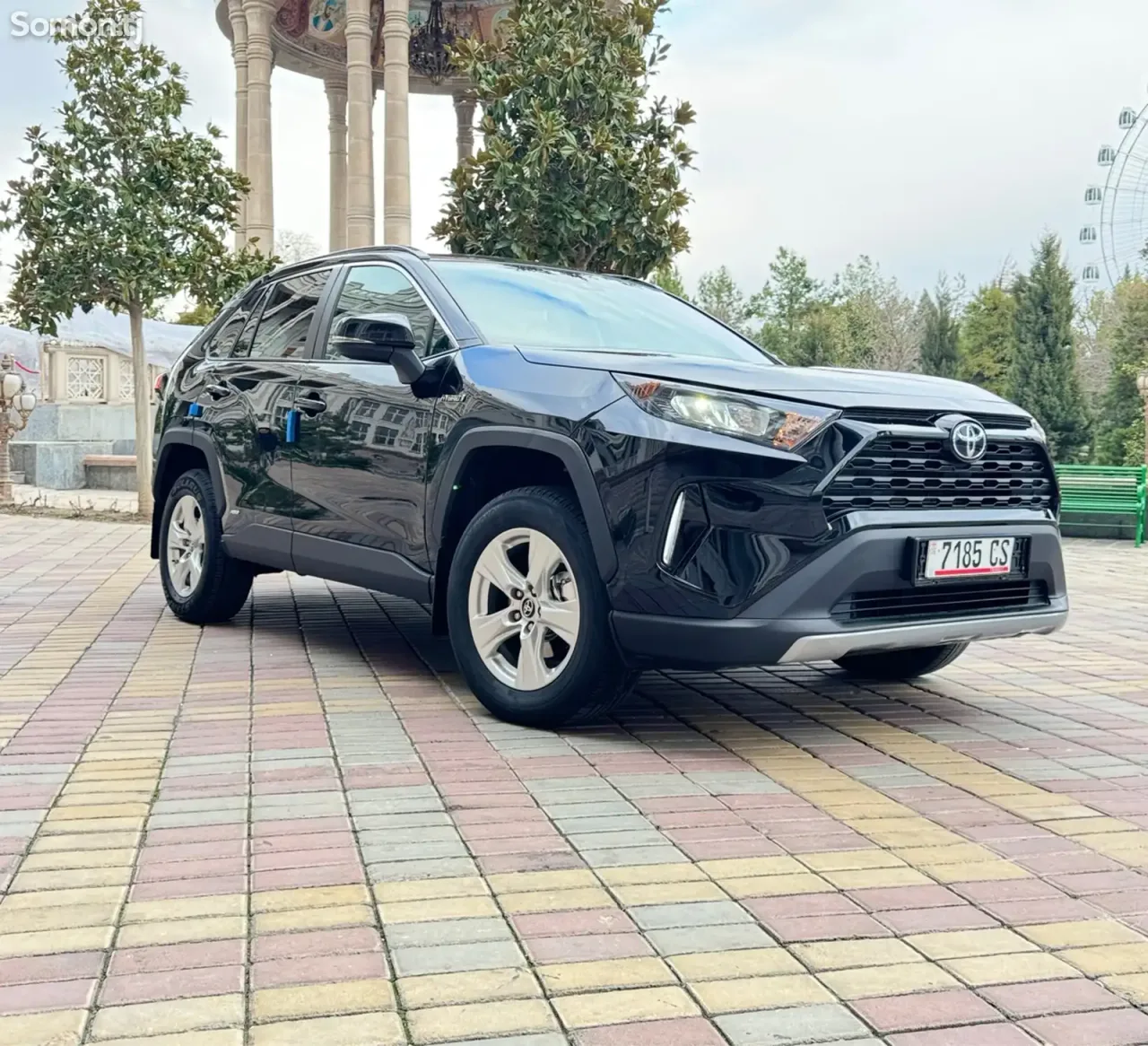 Toyota RAV 4 2021 · 2.5 AT