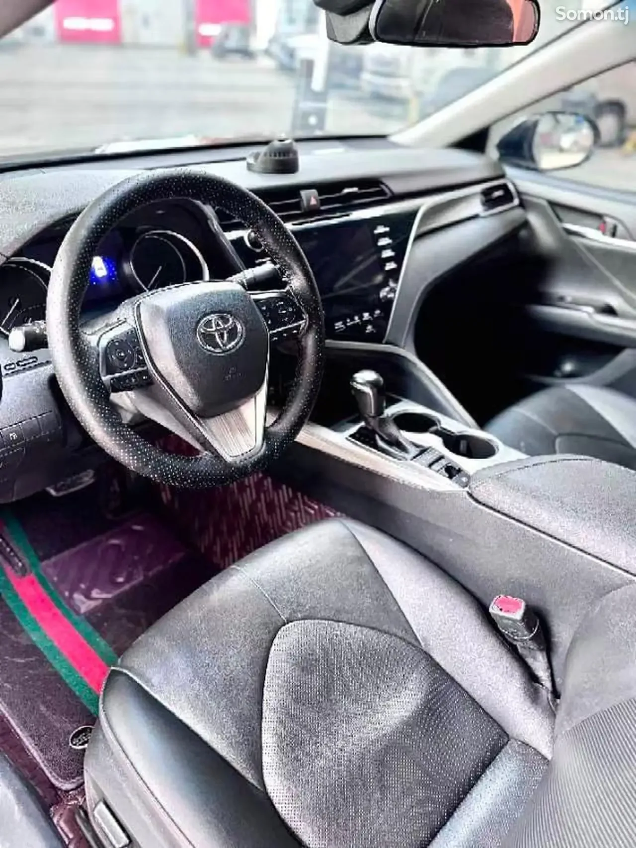 Toyota Camry 2018 · 2.5 AT