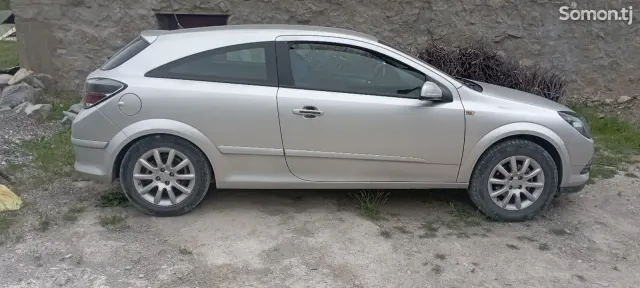 Opel Astra H 2006 · 1.6 MT