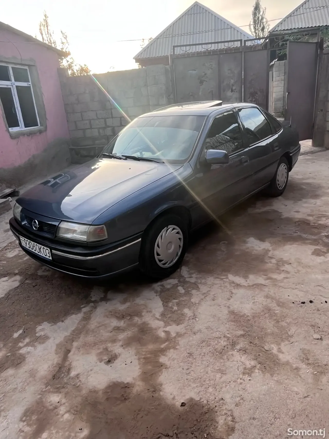 Opel Vectra A 1995 · 1.6 MT