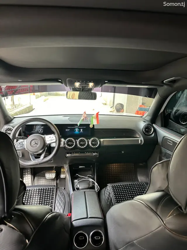 Mercedes-Benz GLB class 2023 · 2.0 AT