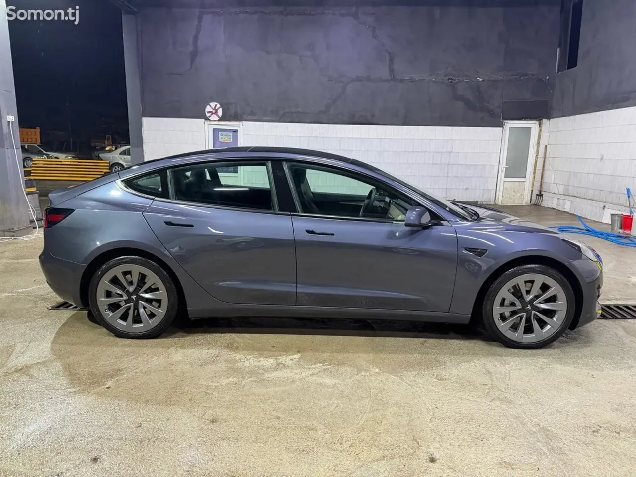 Tesla Model 3 2023 · AT
