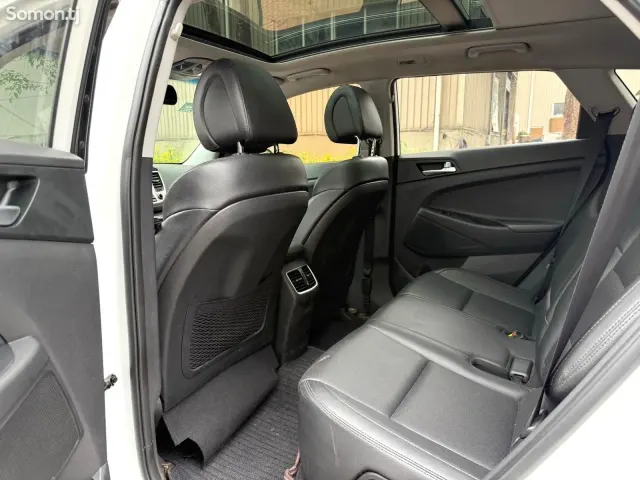 Hyundai Tucson 2016 · 1.6 AT