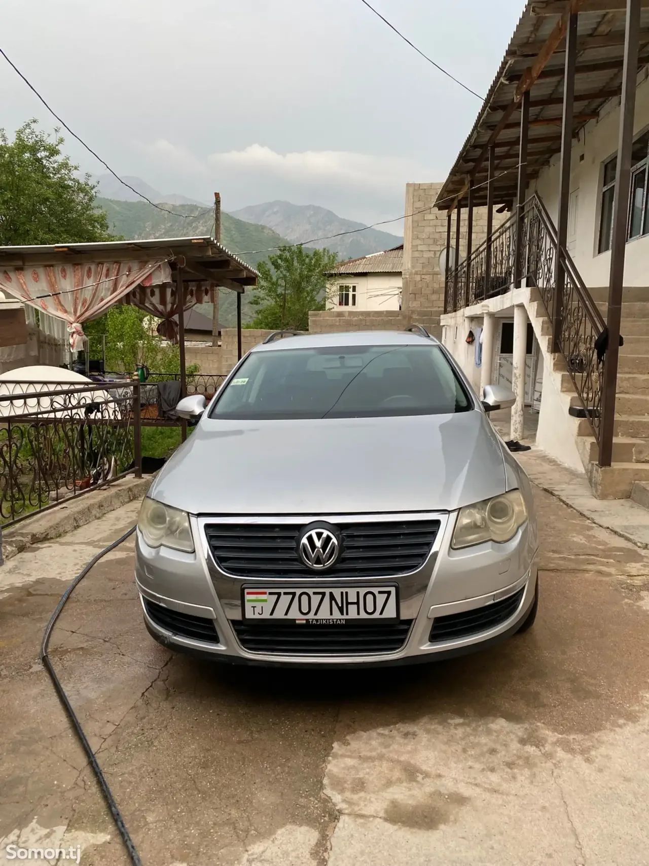 Volkswagen Passat 2006 · 2.0 MT