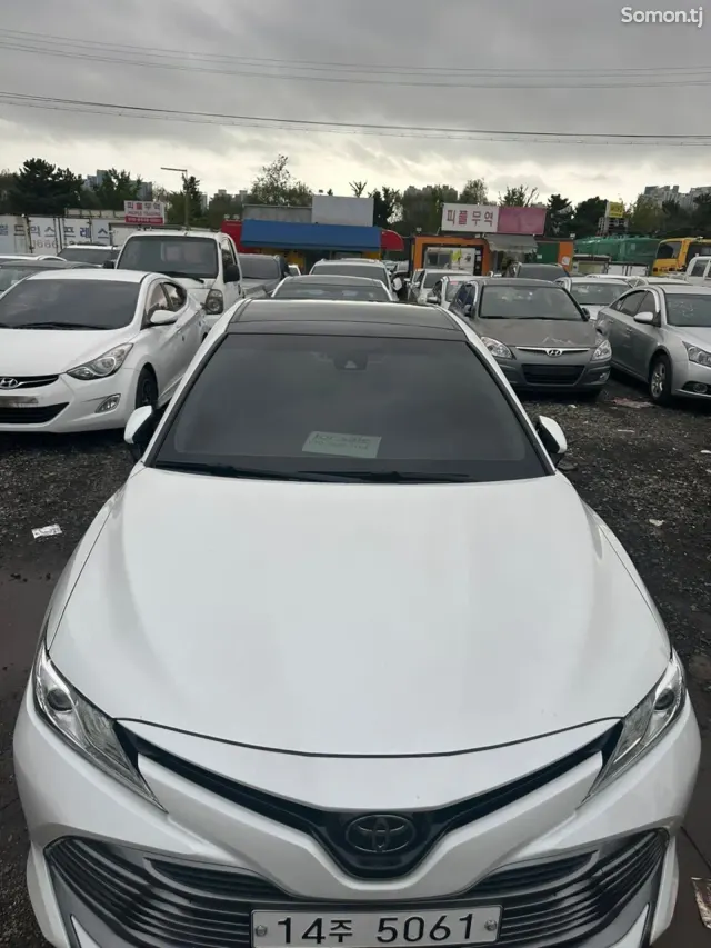 Toyota Camry 2018 · 2.5 AT