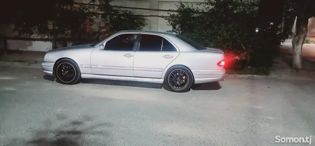 Mercedes-Benz E class 1996 · 2.0 MT