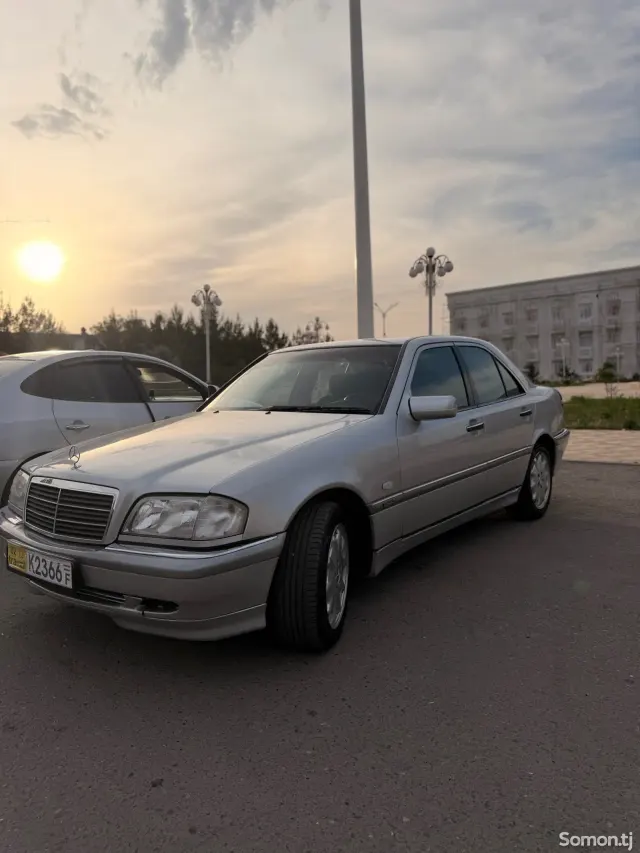 Mercedes-Benz C class 1999 · 2.0 MT