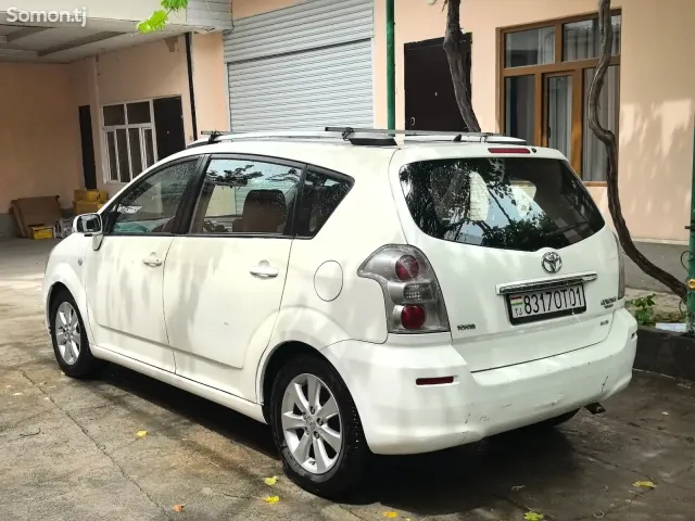 Toyota Corolla Verso 2007 · 2.2 MT
