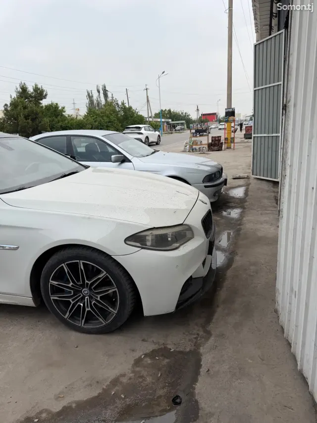 BMW 5 series 2012 · 3.0 AT