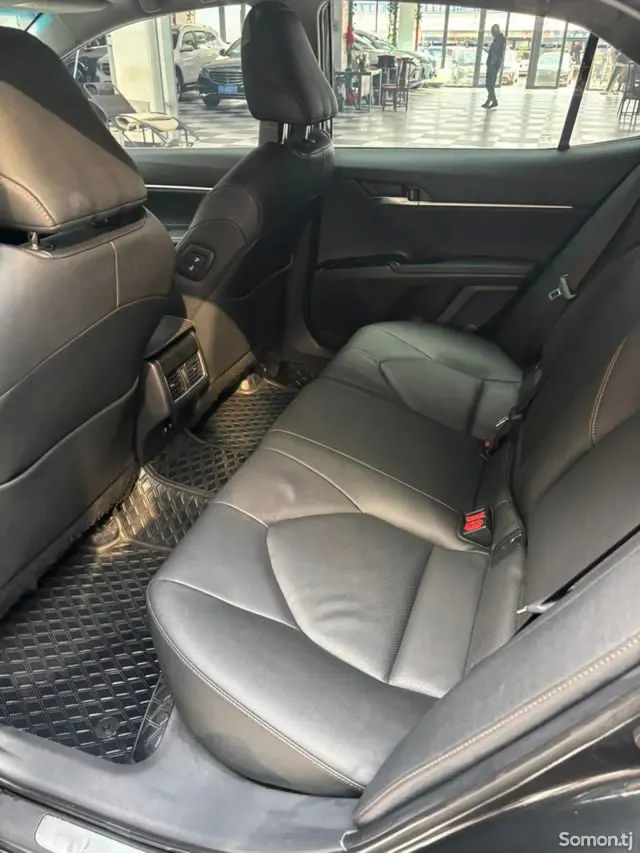 Toyota Camry 2023 · 2.0 AT