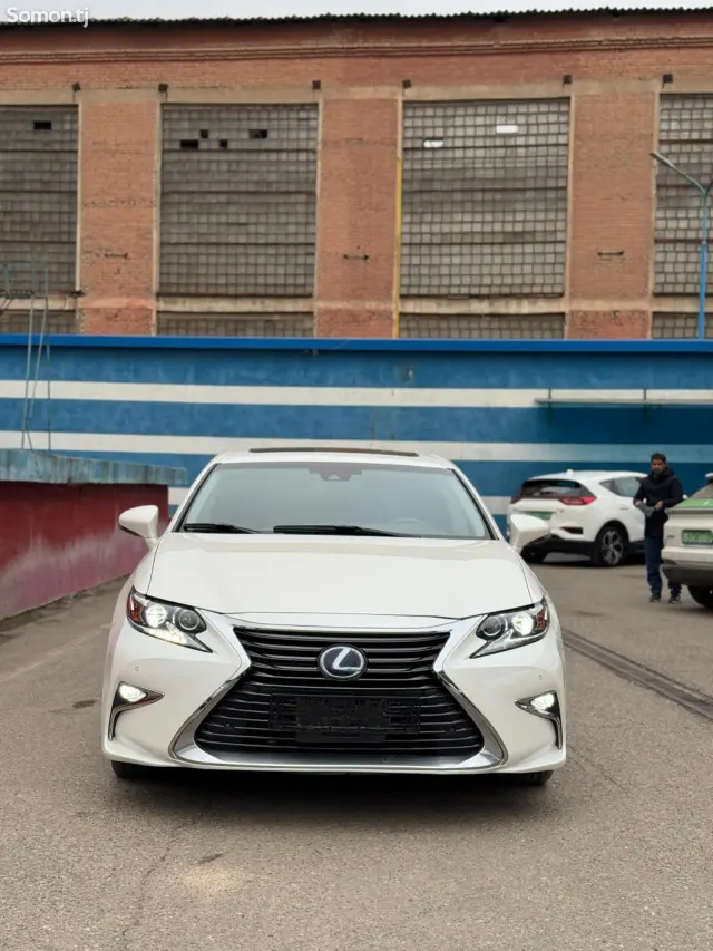 Lexus ES series 2016 · 3.0 AT