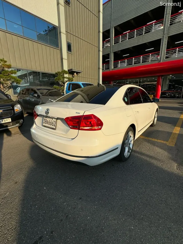 Volkswagen Passat 2014 · 2.0 AT