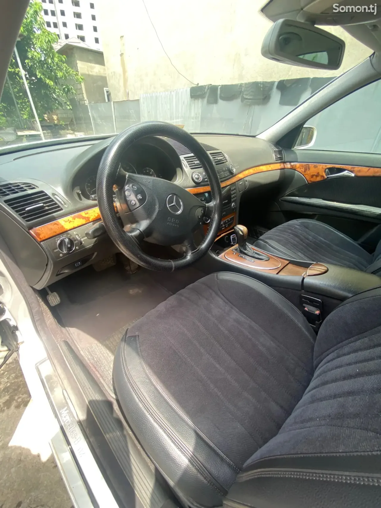 Mercedes-Benz E class 2003 · 2.5 AT