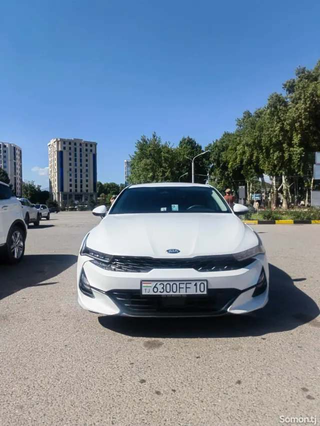 Kia K5 2021 · 2.0 AT