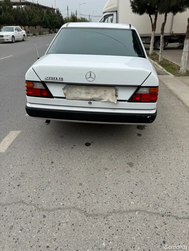 Mercedes-Benz W124 1991 · 2.0 MT