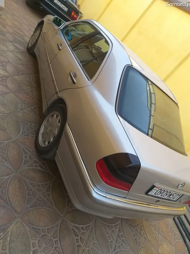 Mercedes-Benz C class 1999 · 2.2 AT