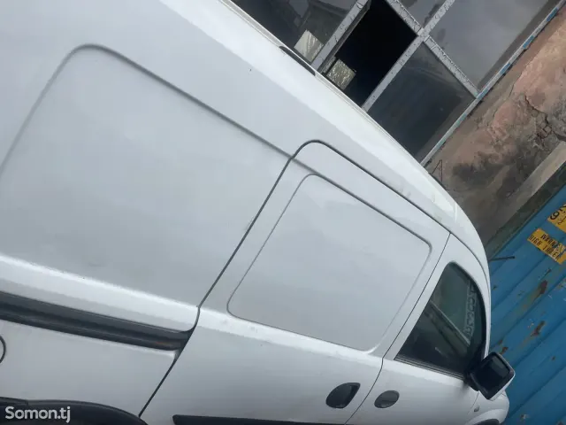 Opel Combo 2010 · 1.4 MT