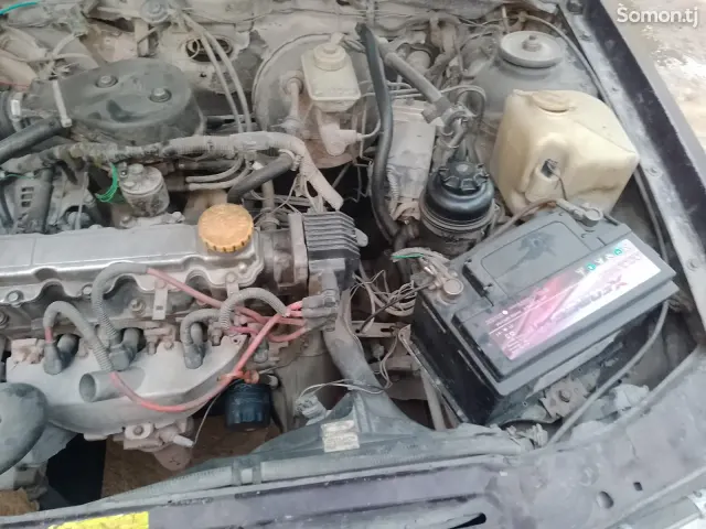 Opel Vectra A 1993 · 1.6 MT