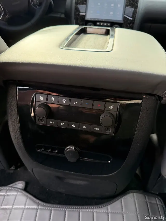 Chevrolet Tahoe 2011 · 5.3 AT