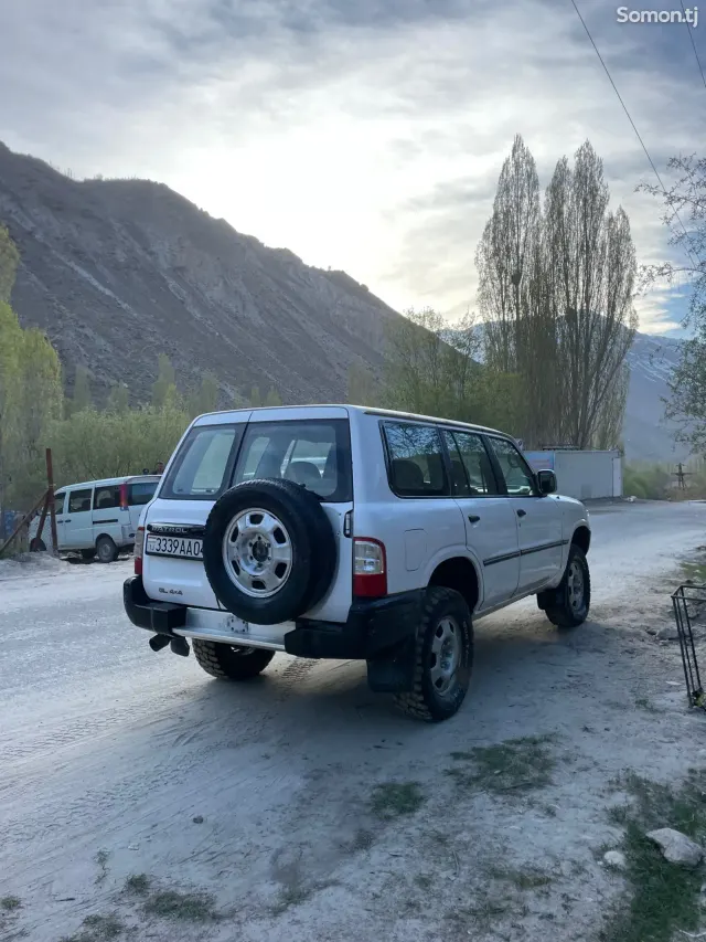 Nissan Patrol 2003 · 4.2 MT