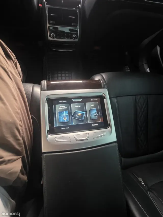 BMW 7 series 2017 · 3.0 AT
