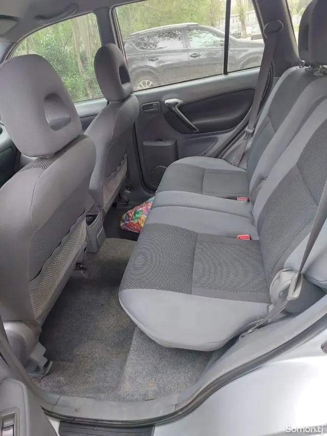 Toyota RAV 4 2002 · 2.4 AT