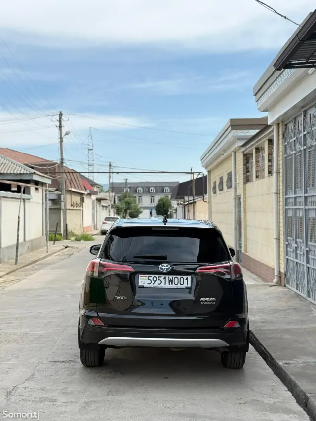 Toyota RAV 4 2017 · 2.5 AT
