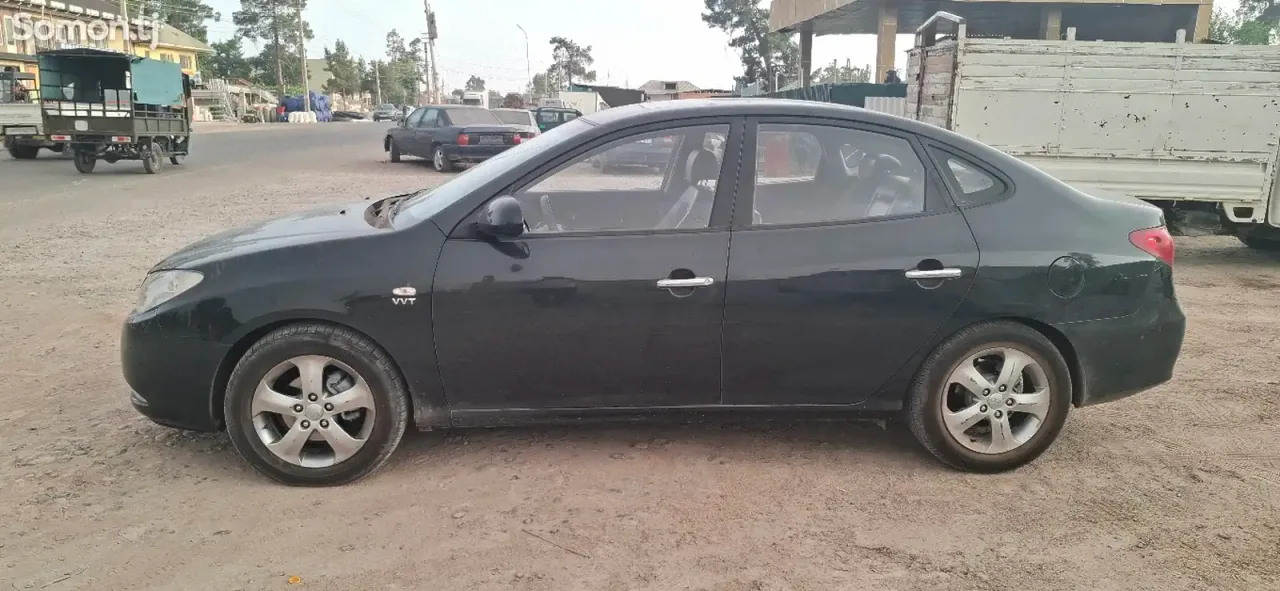 Hyundai Avante 2009 · 1.6 AT