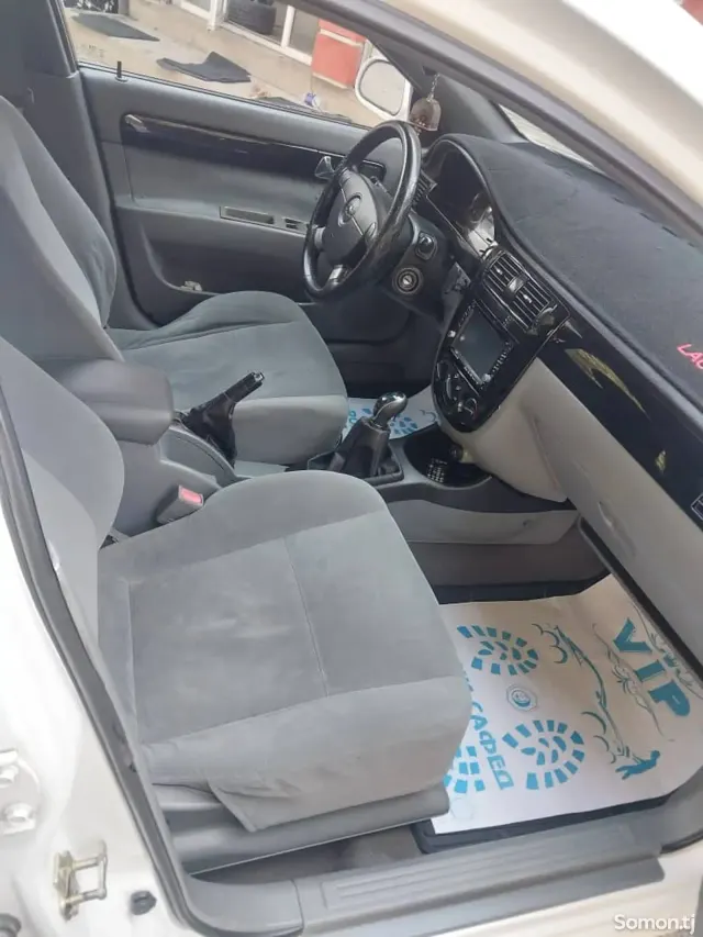 Daewoo Lacetti 2004 · 1.6 MT
