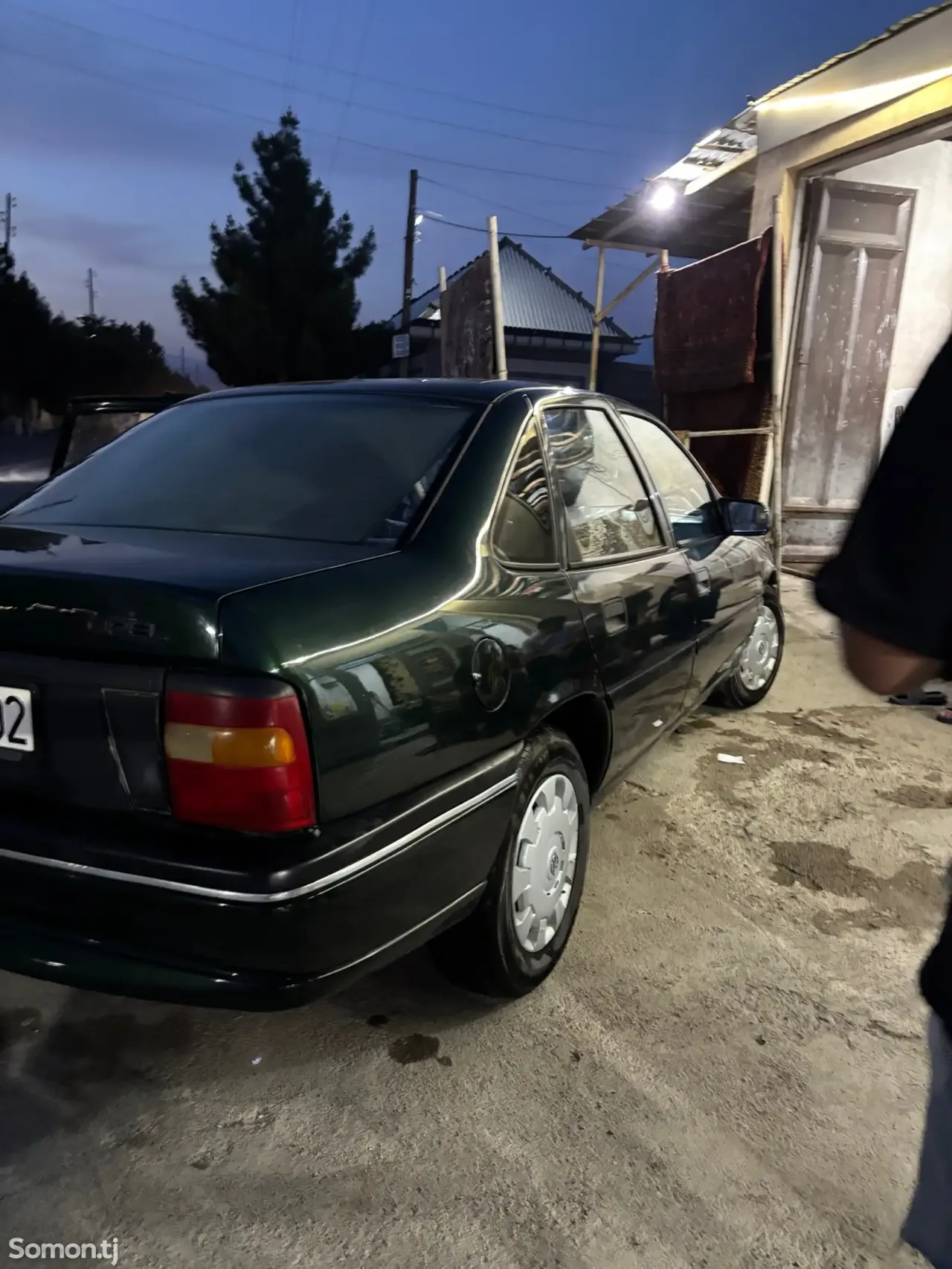 Opel Vectra A 1995 · 1.6 MT