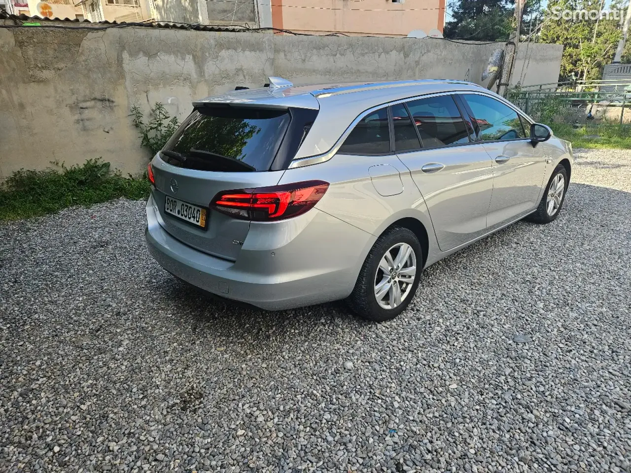 Opel Astra K 2016 · 1.6 MT