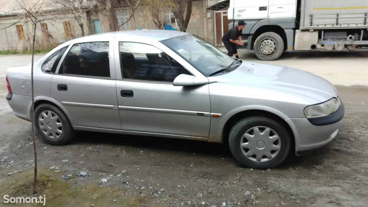 Opel Vectra B 1995 · 1.6 MT