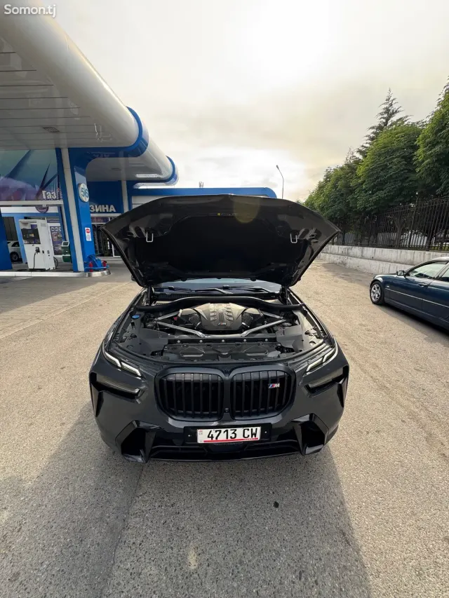 BMW X7 2023 · 4.4 AT