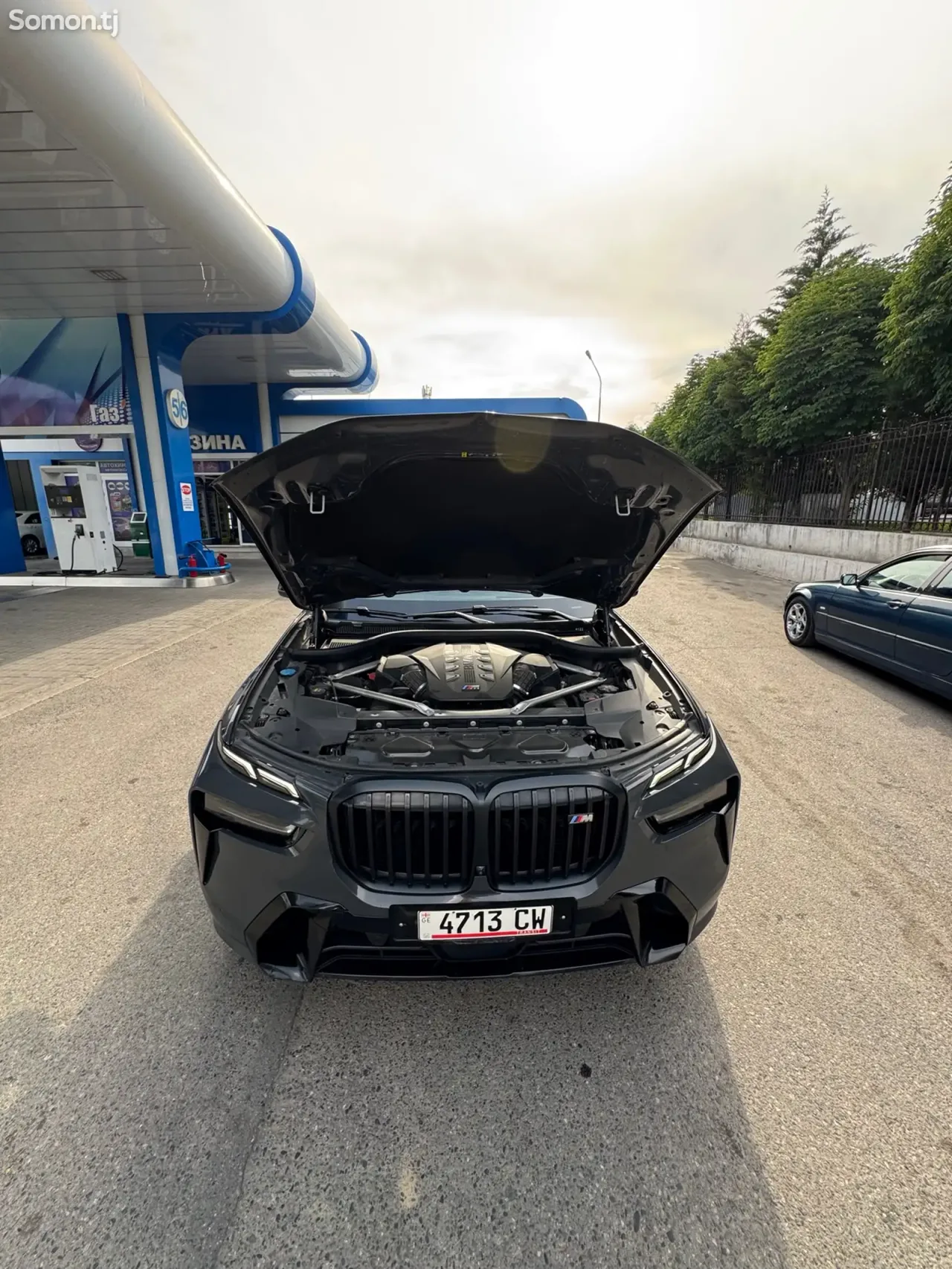 BMW X7 2023 · 4.4 AT