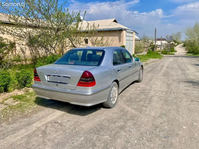 Mercedes-Benz C class 1998 · 2.2 MT